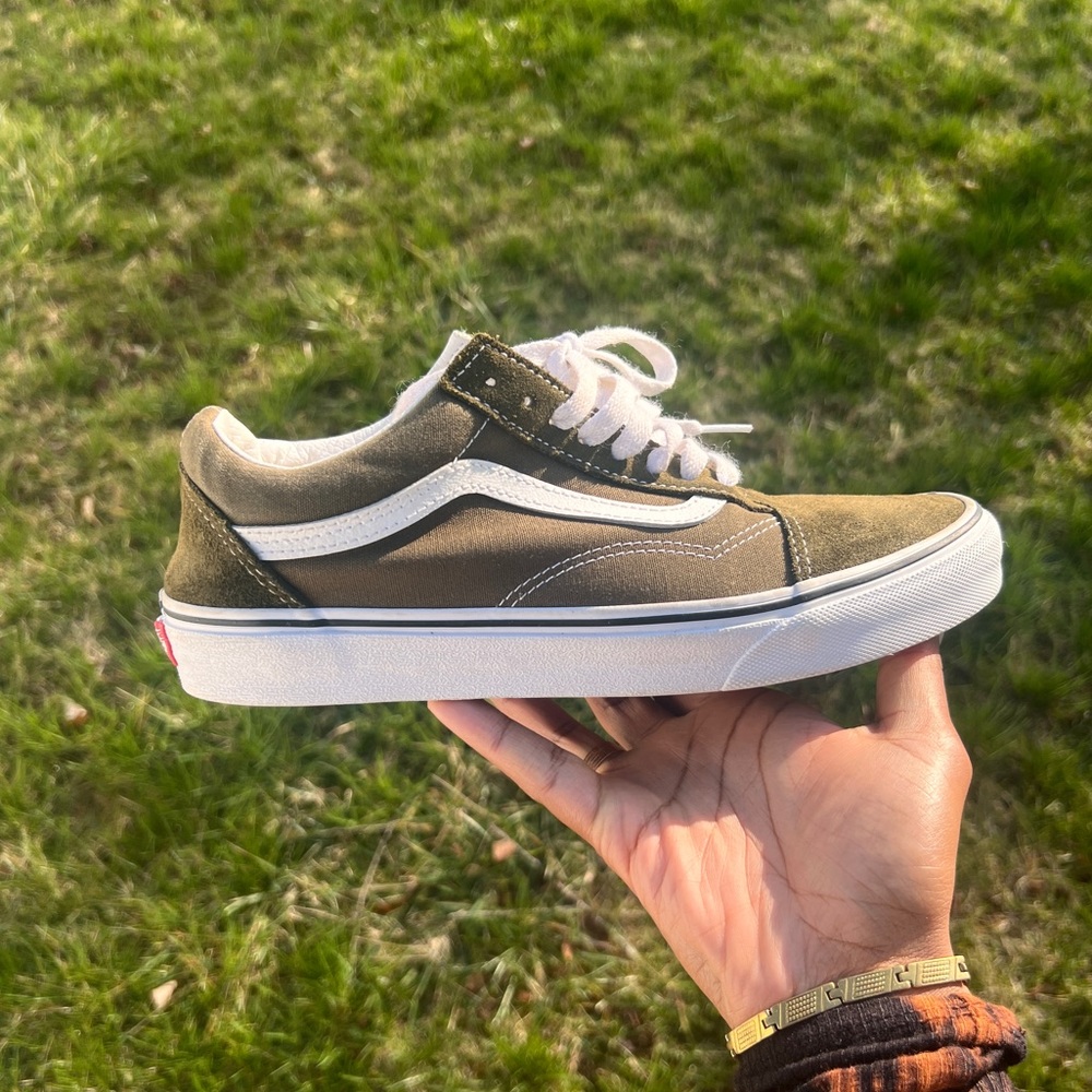 •Vans• Old Skool Sneakers
